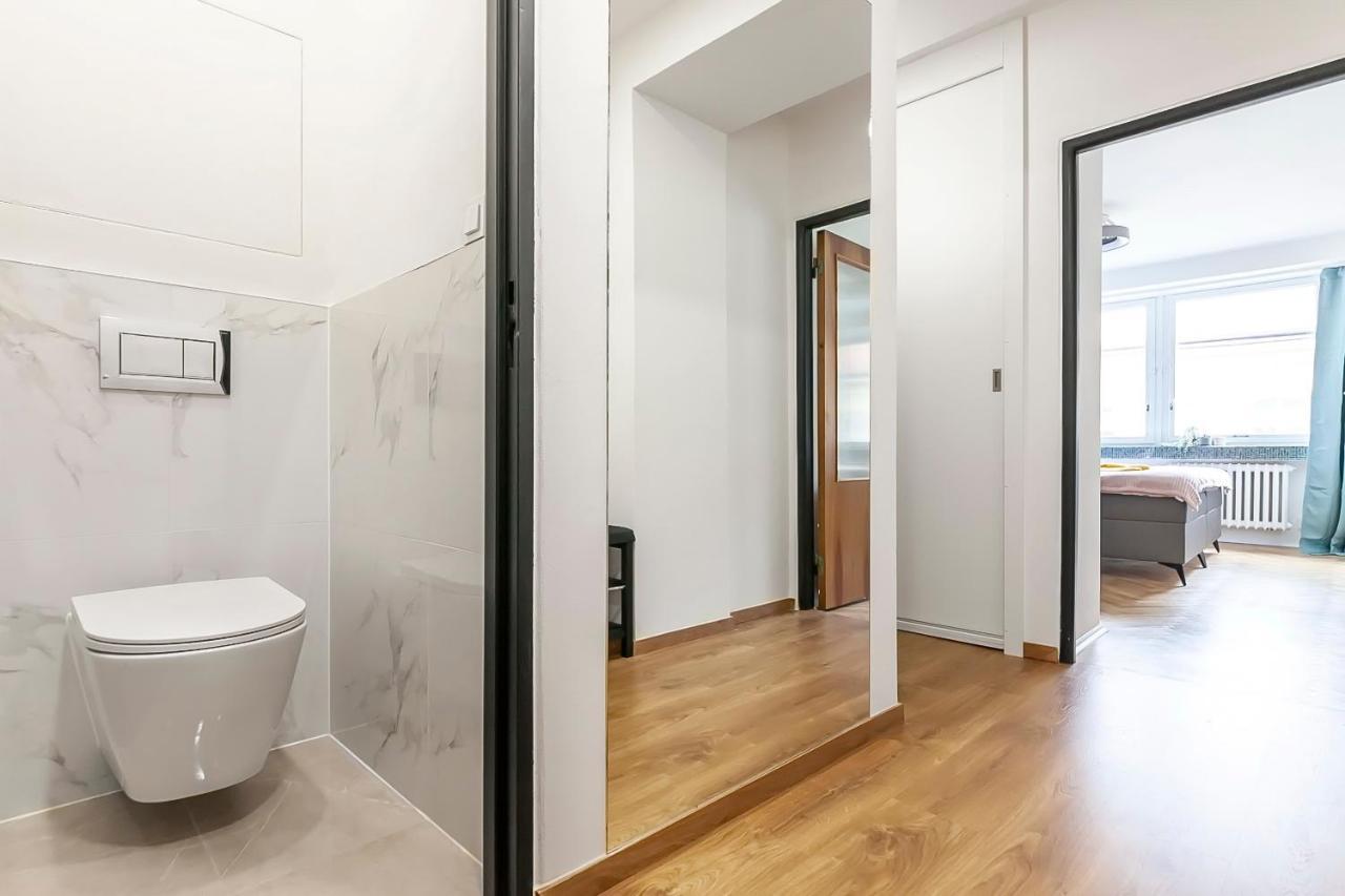 Popular Location / Street View / 4 Ppl / Netflix Apartment Прага Екстериор снимка