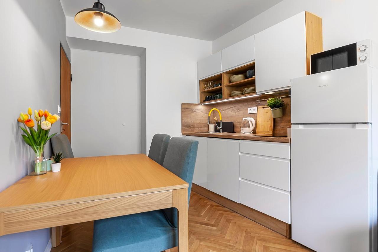 Popular Location / Street View / 4 Ppl / Netflix Apartment Прага Екстериор снимка